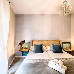 apartamentos-san-pedro.es-andalucia.com/