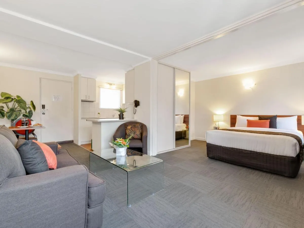 **** Aparthotel The Peninsula Riverside Serviced Apartments Perth Australia