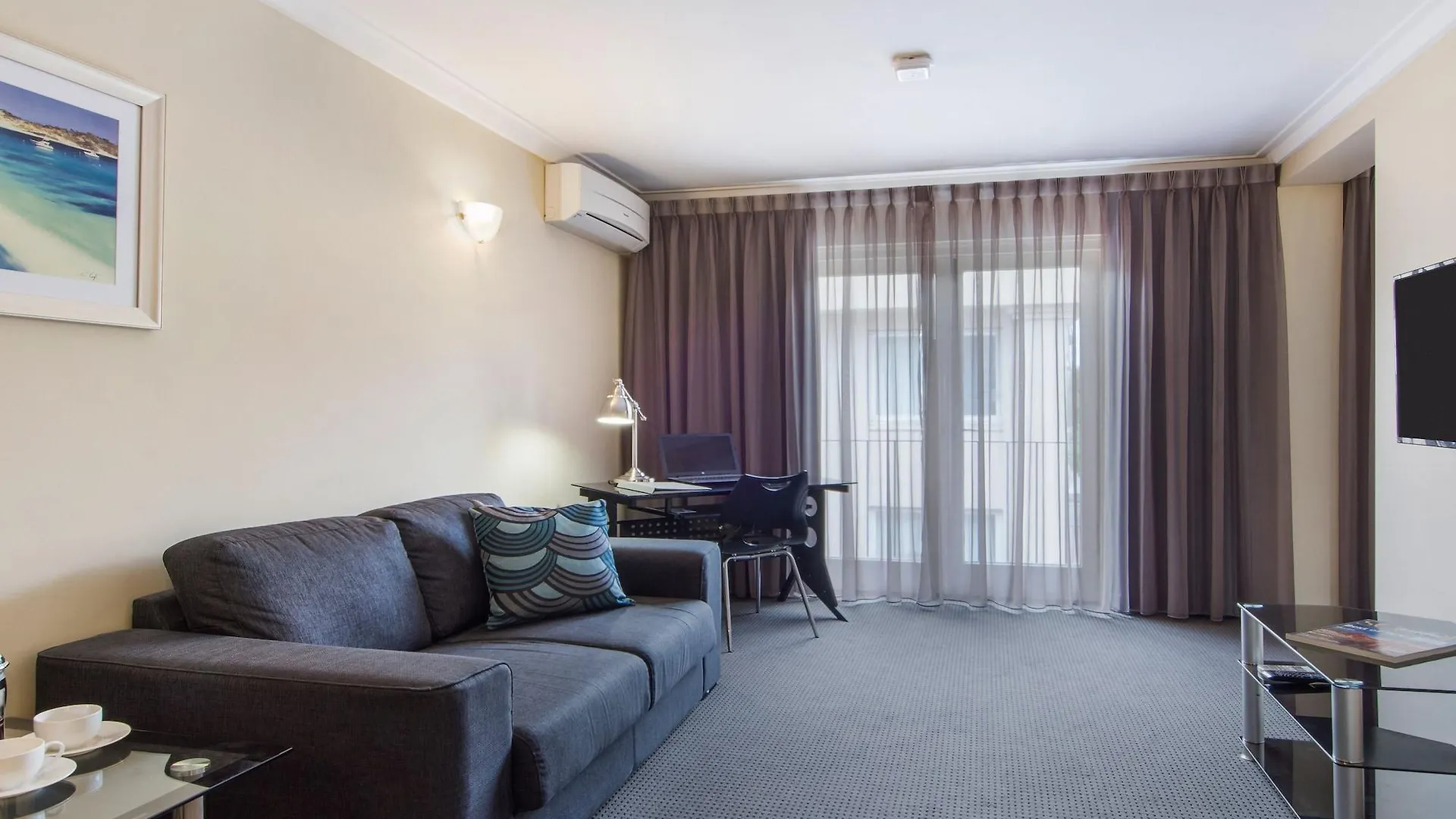The Peninsula Riverside Serviced Apartments Perth Aparthotel