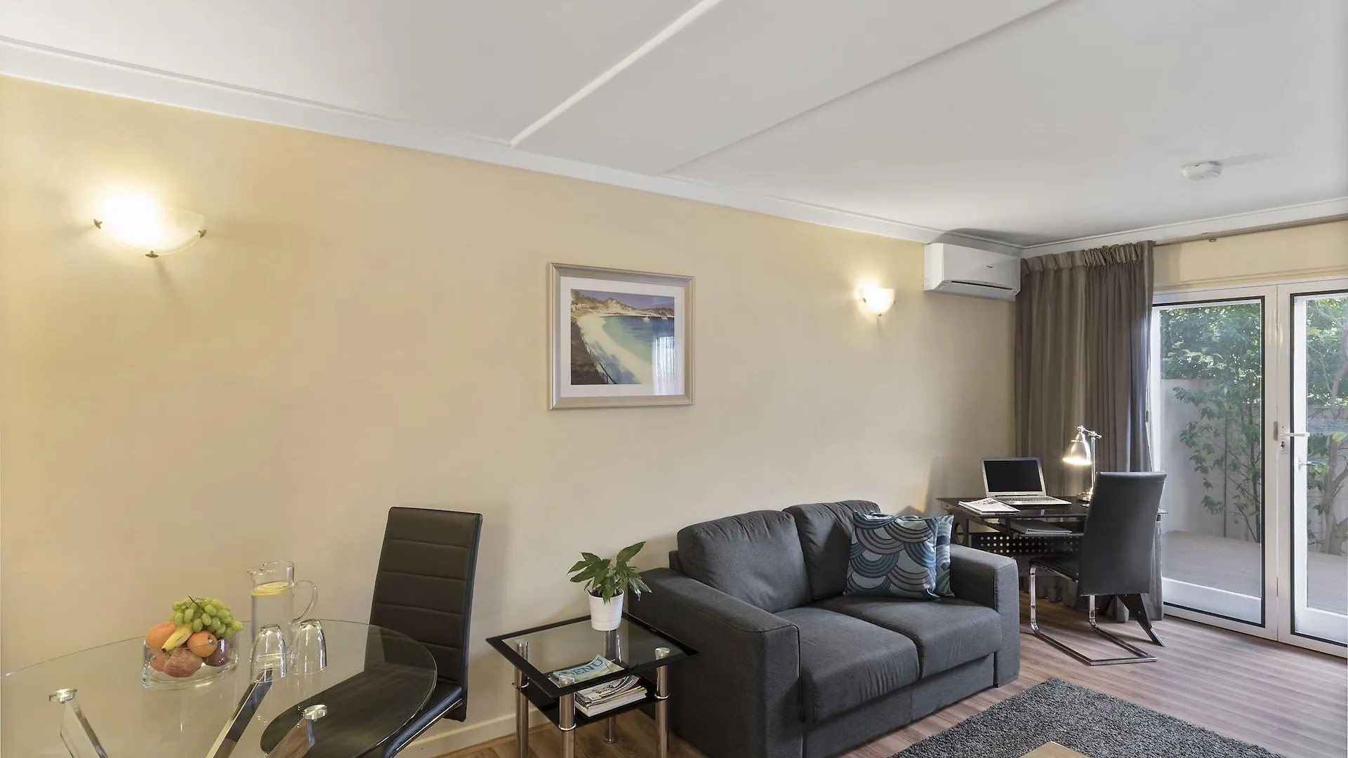 The Peninsula Riverside Serviced Apartments Perth Aparthotel