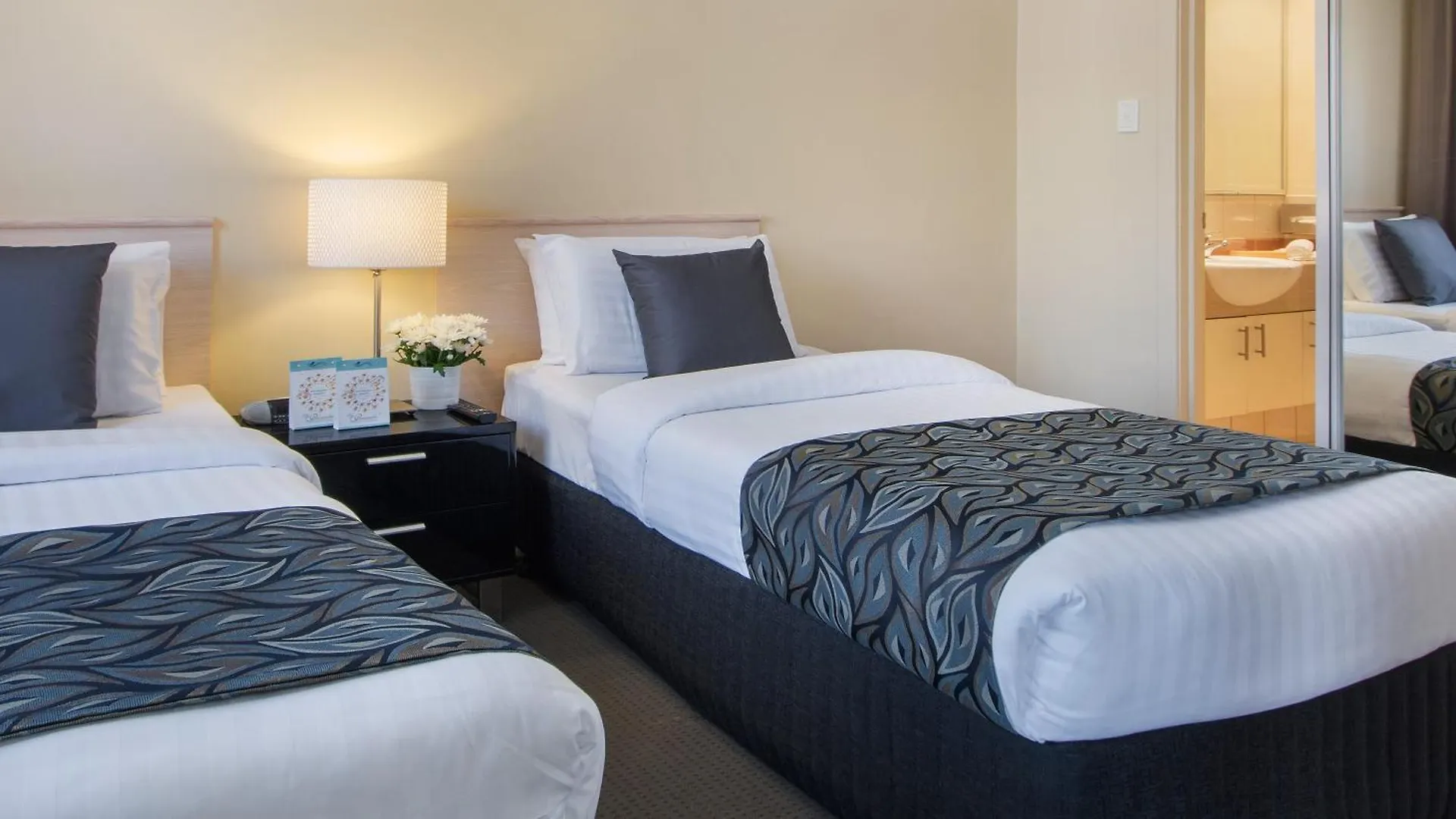 The Peninsula Riverside Serviced Apartments Perth 4*,  Australia