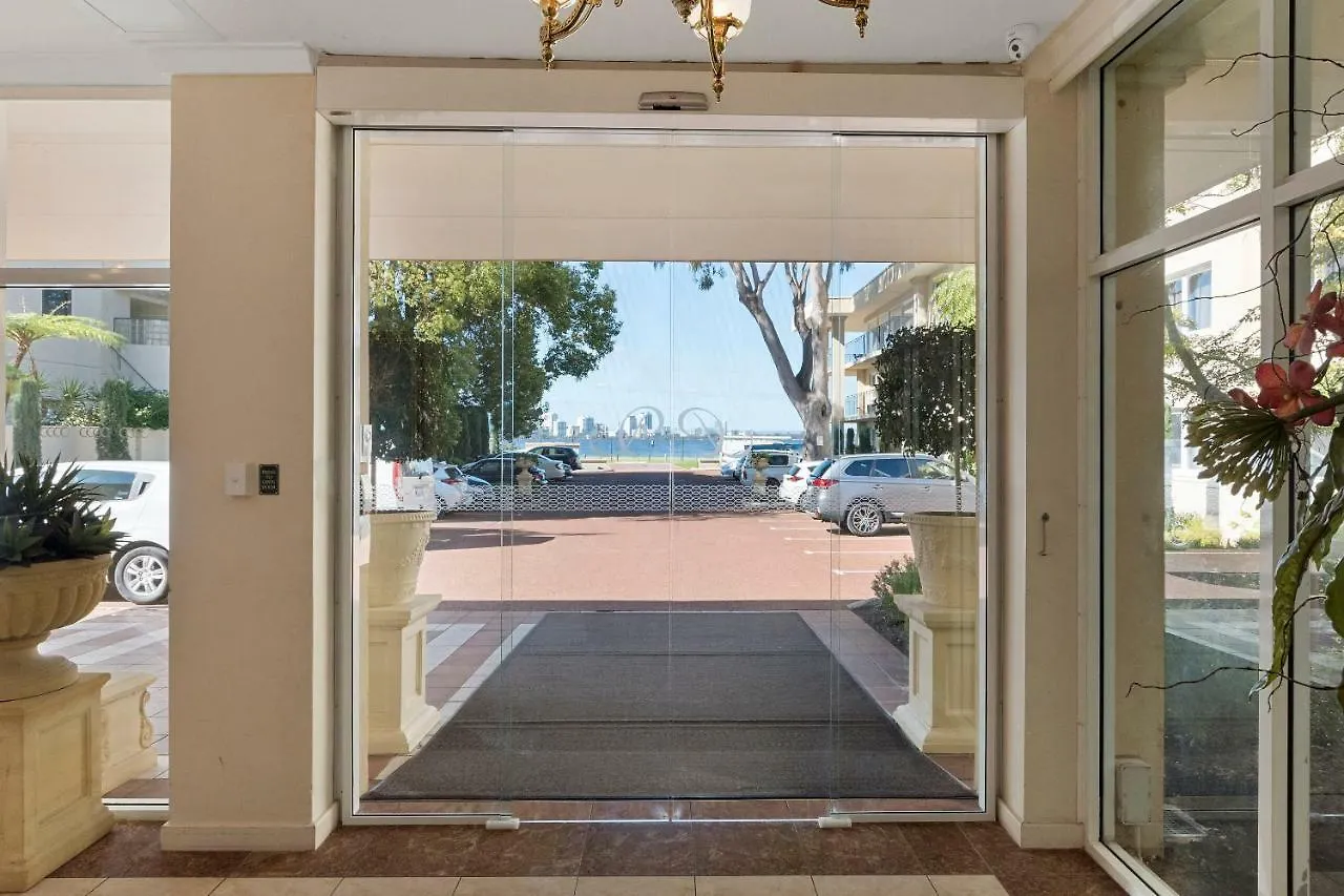 The Peninsula Riverside Serviced Apartments Perth Aparthotel