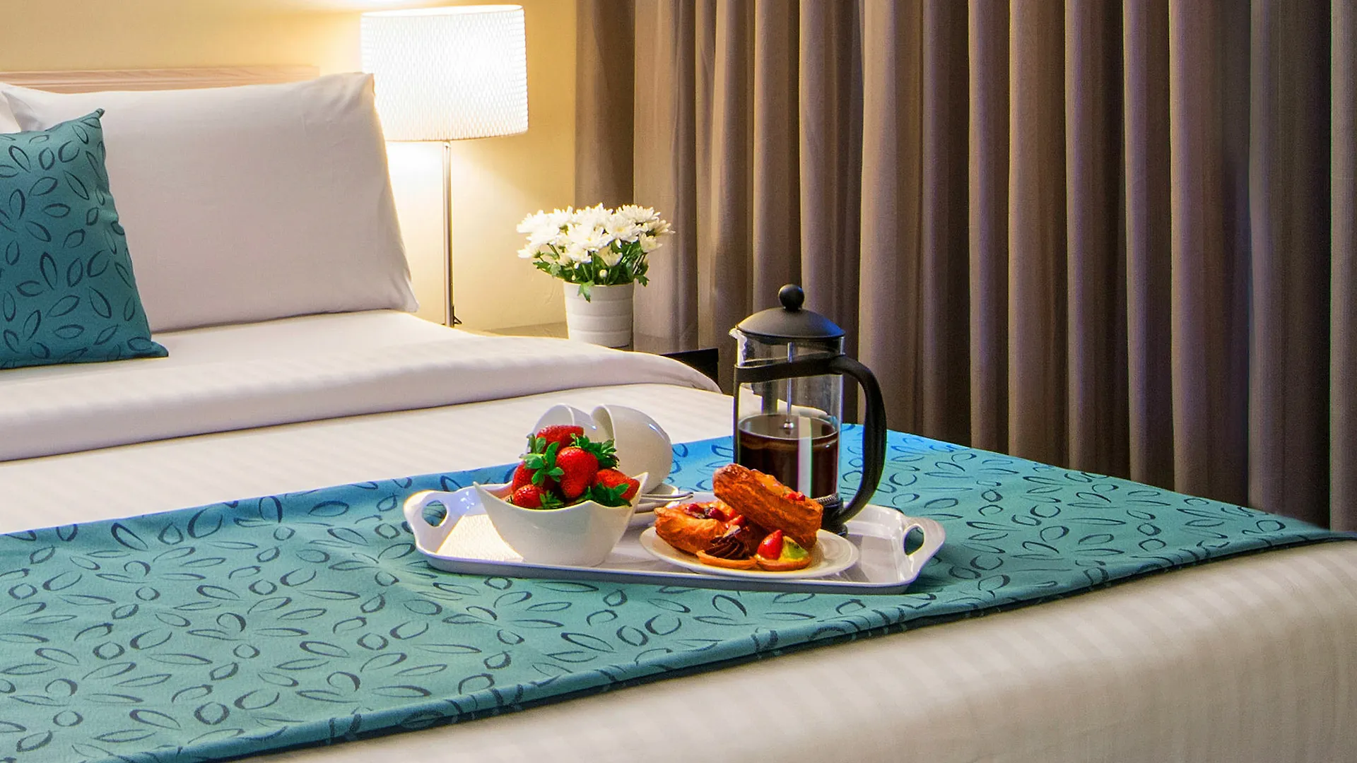**** Aparthotel The Peninsula Riverside Serviced Apartments Perth Australia